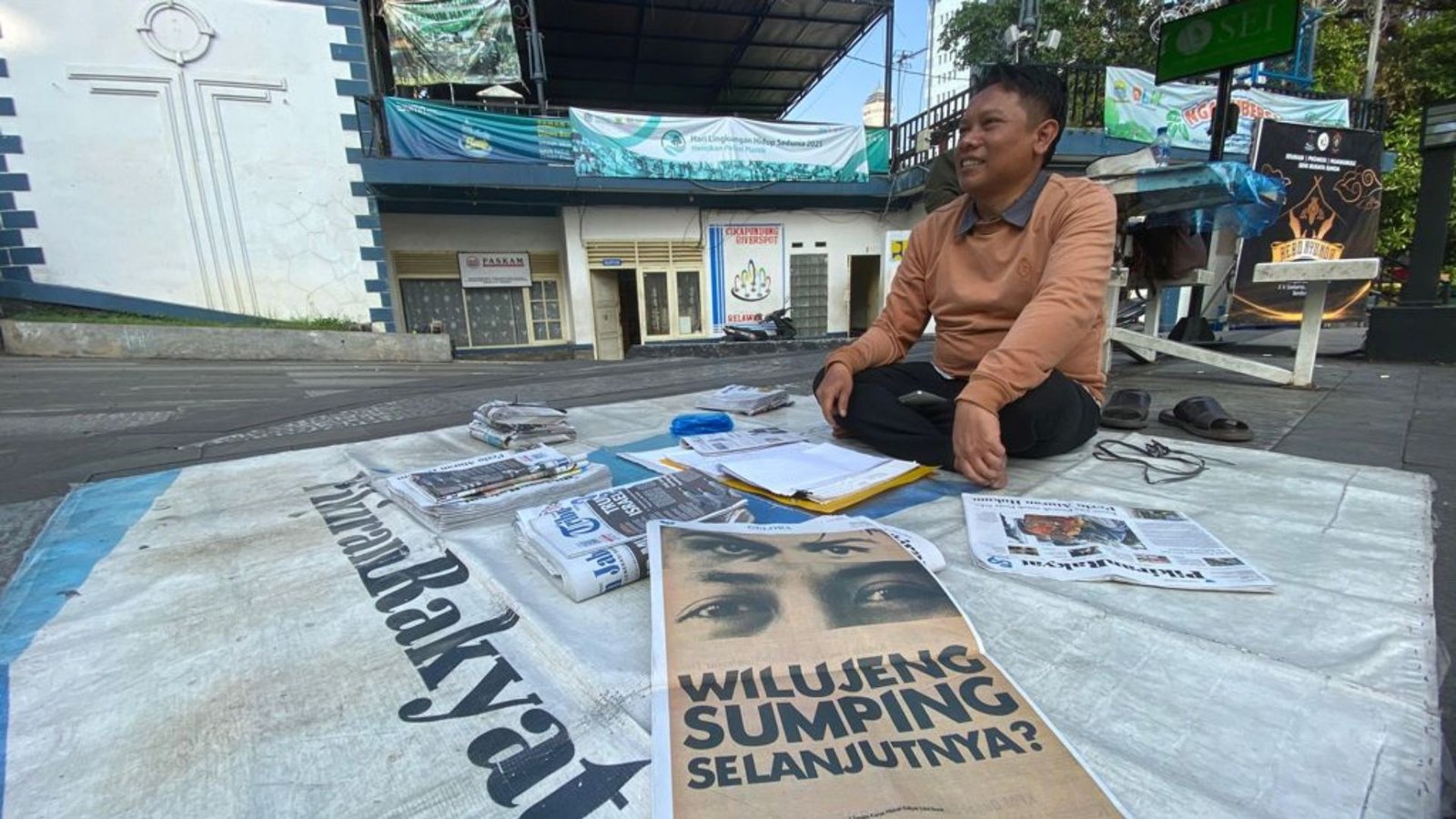 Setelah Videotron, Brosur, dan Mobitron. Koran menjadi media selanjutnya Persib Bandung Kenalkan Pemain Baru.